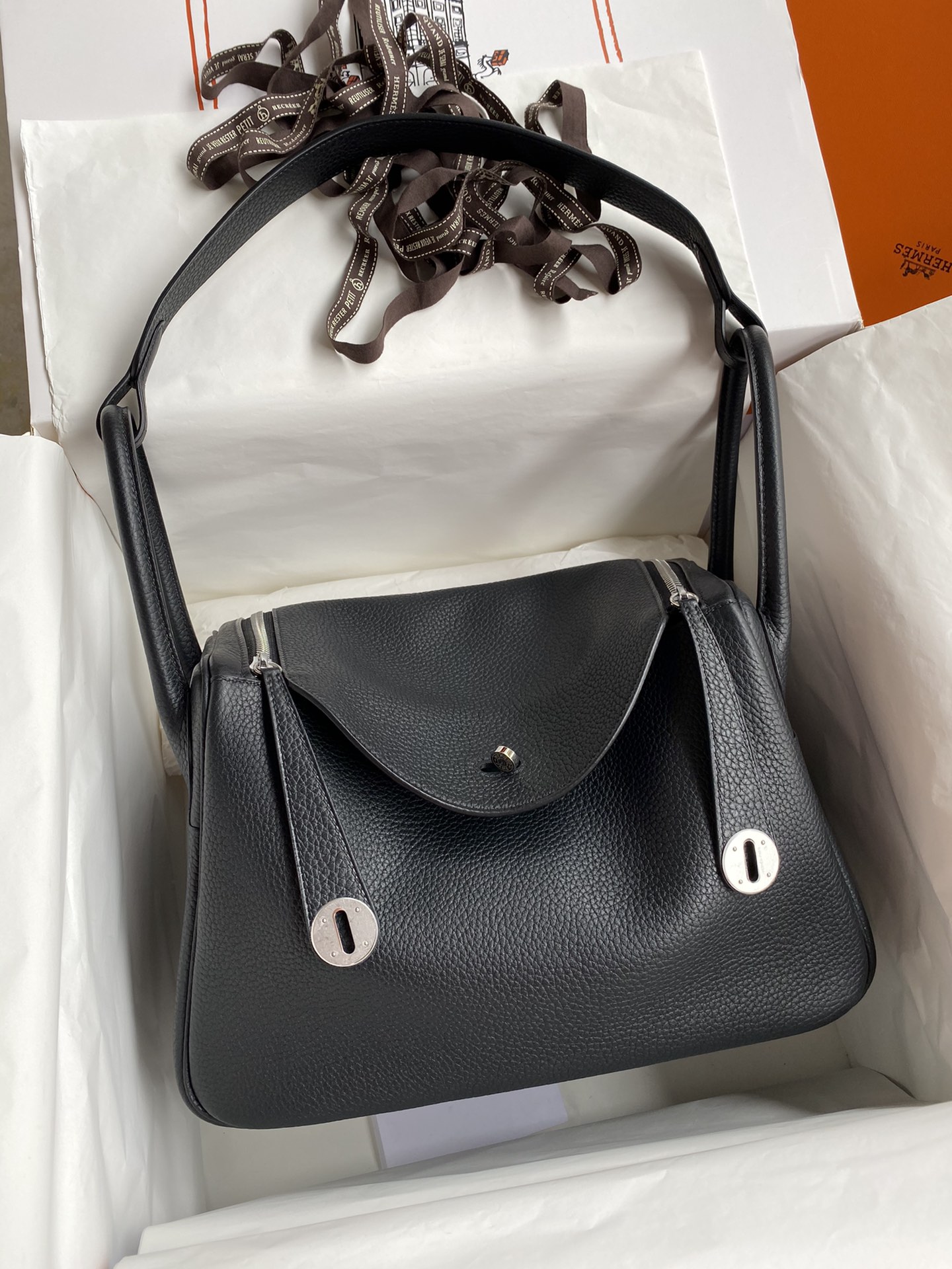 Hermes Lindy 30cm Handbag Shoulder Bag In Black Clemence Leather